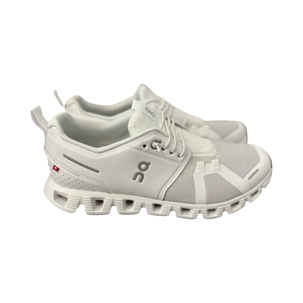 On Cloud Women’s Size 9 - All Day Signature Sneaker - Brand New - White